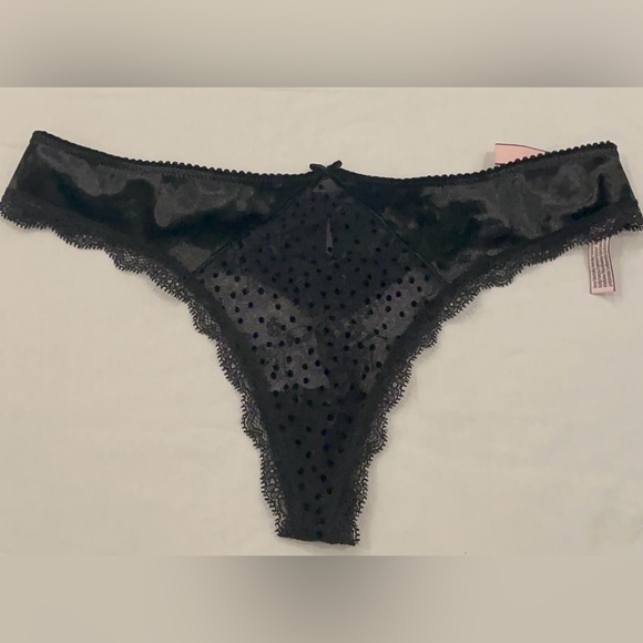 NEW WITH TAGS VICTORIA’S SECRET 2PK SIZE M SUPER SEXY CUT OUT THONGS - Picture 2 of 9